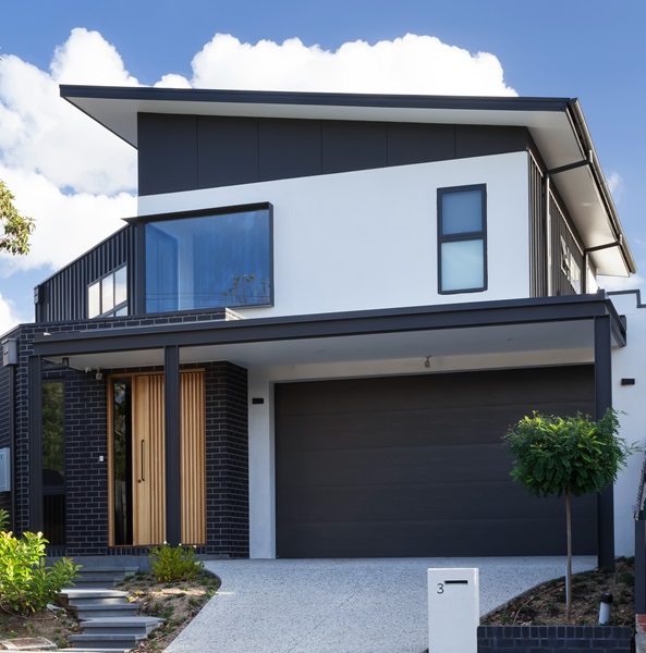 Luxury custom built double story home in the heart of Melbourne. Image taken from outside front of the house showing the grand design.
