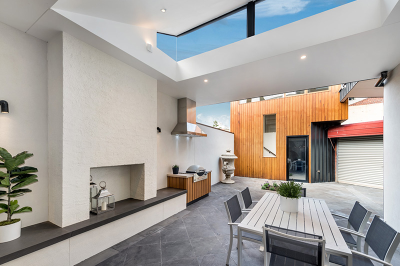 Upper storey bathroom in the East Melbourne Victorian home